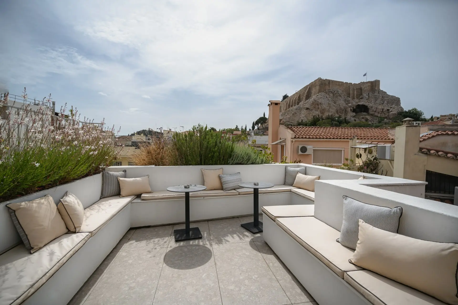 CITYZOE, Plaka